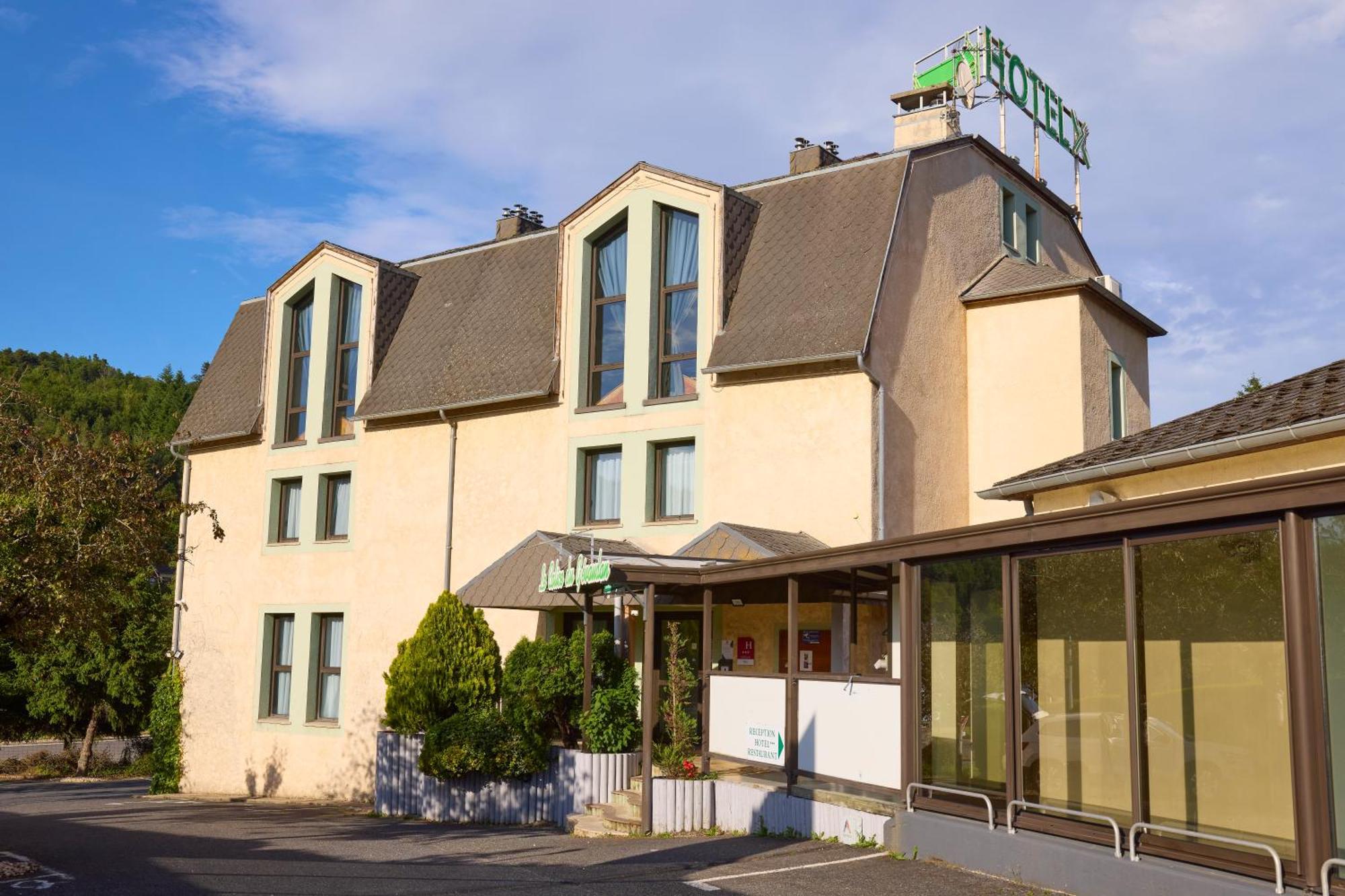 Hotel-Restaurant Le Calice Du Gevaudan - A75 Banassac Exterior photo